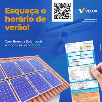 Telhado de residência com placa solar e fatura de energia elétrica zerada após colocar energia solar