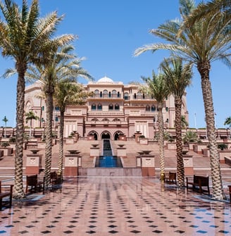 Entrada do Hotel Emirates Palace em Abu Dhabi
