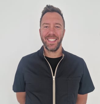 Jérôme, cofondateur du cabinet, en charge de l’accueil et de la coordination des rendez-vous.