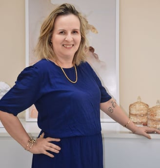 Sou a Dra. Cris Tavares CRM 63751-3, especialista em Dermatologia, Nutrologia e Acupuntura. Tijuca,