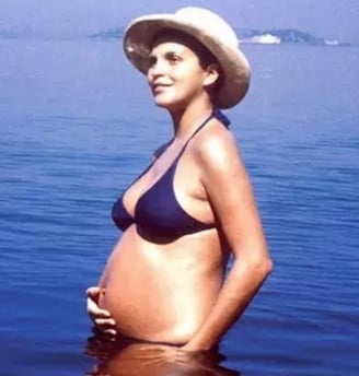 Actress Leila Diniz strolled along Ipanema wearing a bikini while eight months pregnant, back in the 1970s.