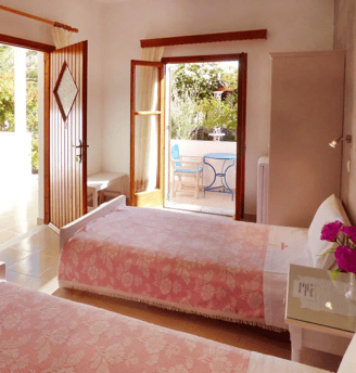 Double Twin Room Villa Georgia Perissa Santorini island