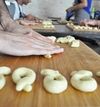 HOW TO MAKE TARALLI, COOKING CLASS