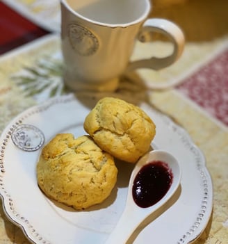 scone-raspberry-jam