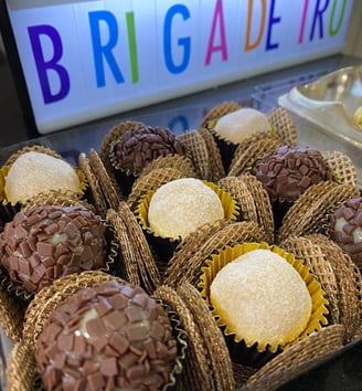 O curso Fabrica de Brigadeiros da Marrara Bortoloti é bom vale a pena receita luxo doces finos ninho tradicional