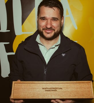 Cocinero de Guía Michelin, de alta cocina tradicional con cuchillo Zwilling personalizado