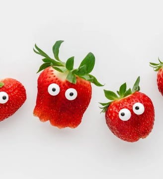 pacman-shape-strawberries-funny-comedy-hilarious-laugh-fun-dilsebatein-43