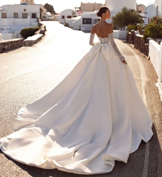 robe de mariée en satin avec manches 
