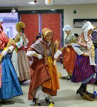 Sortie de la Bourrée de l'Aubrac à l'EHPAD de Brugueres (31)