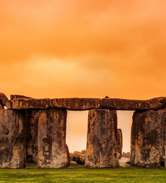 Stonhenge, featured on MyTripJunction.com travel blog.