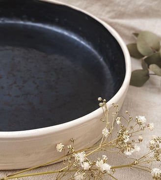 Bowl de cerámica blanca esmaltado en negro