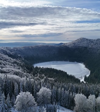 alt="lacul sfanta ana" 