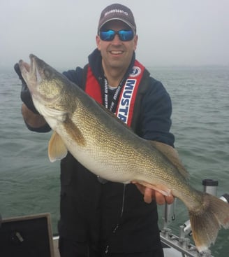Detroit River Walleye Jigging