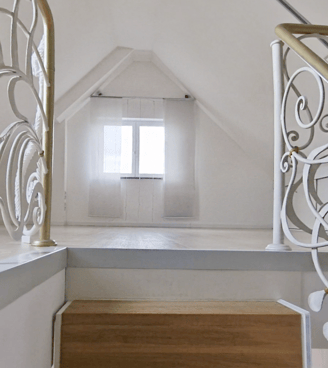 Ausgebauter Dachboden mit 4,5 m Raumhöhe und Atelier-Charakter