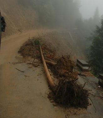 hairpin roads on the way up to the Longji terraces, china