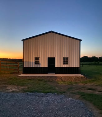 a barn with a barn like structure and a barn like structure
