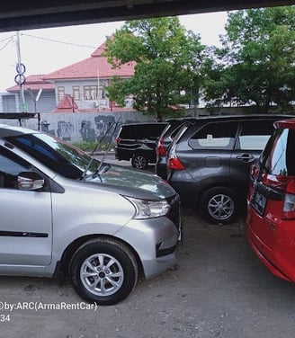 CV Arc Trans Transport adalah penyedia jasa rental mobil terpercaya di Cirebon, menawarkan layanan s