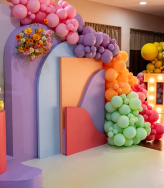 Décoration événement, ballons, arches de ballons, backdrops, lettres lumineuses