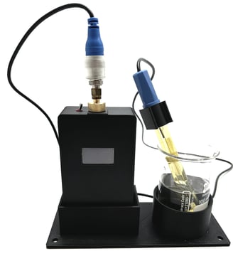 pH Messgerät in Aufbewahrungsvorichtung