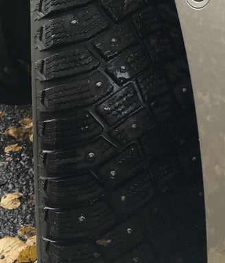 Spiks am Mietwagen