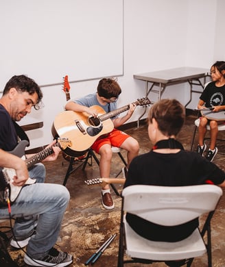 Students practicing guitar at Soundwave Academy in Hendersonville (Nashville), TN