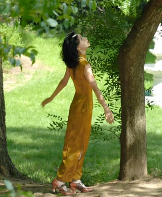 What to wear under a qipao?