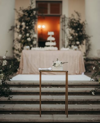 Wedding cake in boho style in a manor