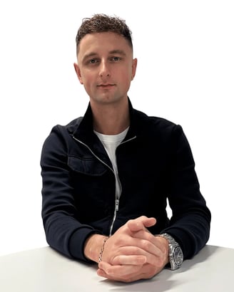Ross Thompson offers life coaching services and specialist coaching & training. Book today!
