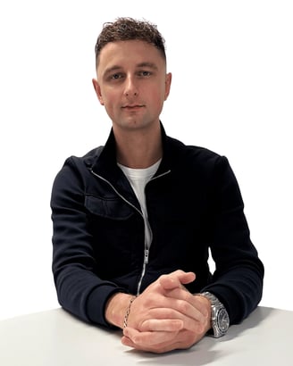 Ross Thompson offers life coaching services and specialist coaching and training – book today.