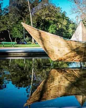 Barquinho Criada pelo arquiteto e artista plástico Roberto Freitas