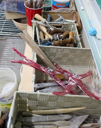 Image of the clay tools available in our studio.