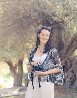 Portrait d'Emilie Boucard, photographe de famille, menton, Monaco de
