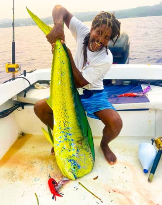 Sport fishing charter roatan