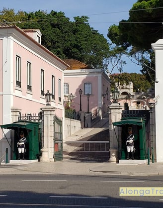 2 guards guarding the entrance to the Presidential Belem Palace