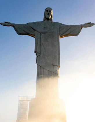 Photo statue du Christ accompagnée d'une citation de saint Augustin