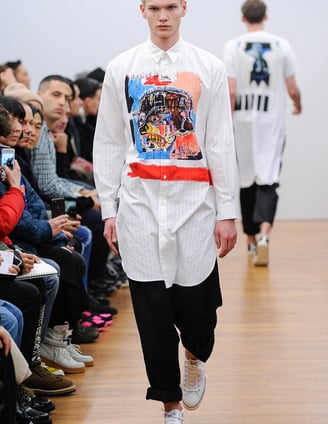 estilo inconfundível de Jean-Michel Basquiat nas passarelas de moda.