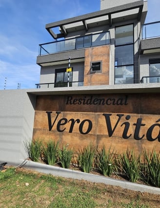 Sobrado Triplex no Boqueirão. - Excelente acabamento.