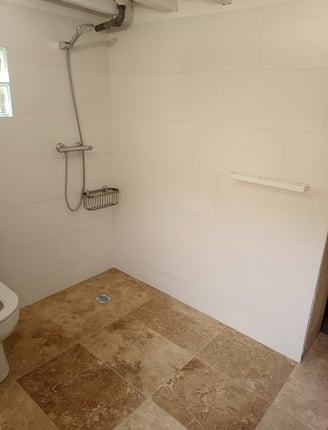 douche italienne sol travertin
