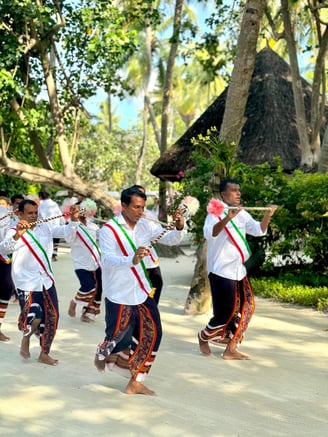 four-seaons-kuda-huraa-traditional-dance