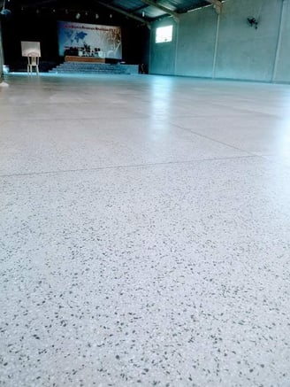 Piso granilite em colégio