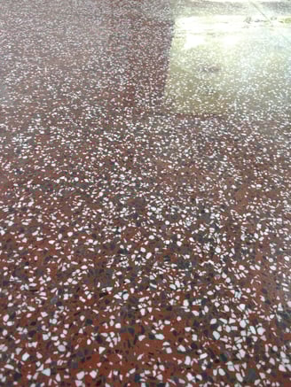 Piso granitina fundo vermelho