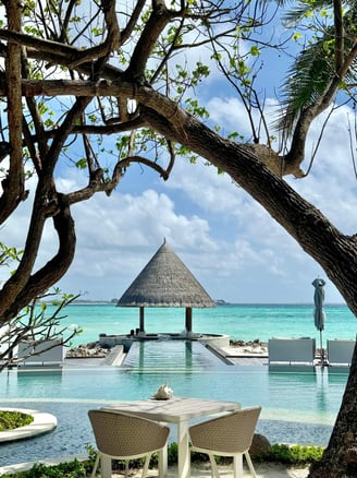 Four Seasons Kuda Huraa outdoor dining
