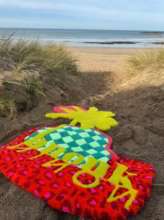 Photo d'un tapis personnalisé pour la marque et Ninon
