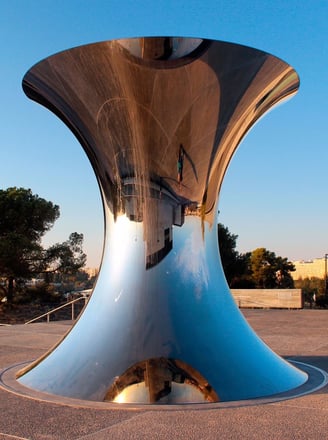 Anish Kapoor: Esculturas Monumentais e Artes Contemporâneas