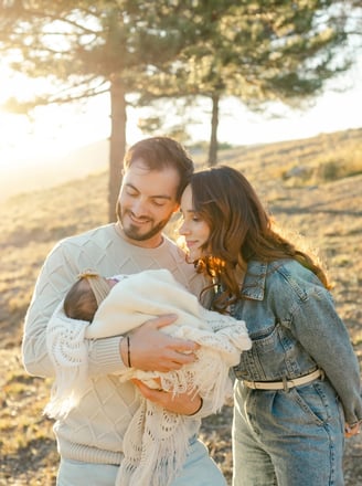 séance photo nouveau né, avec bébé de un mois pour photos de naissance par le studio des 4 saisons