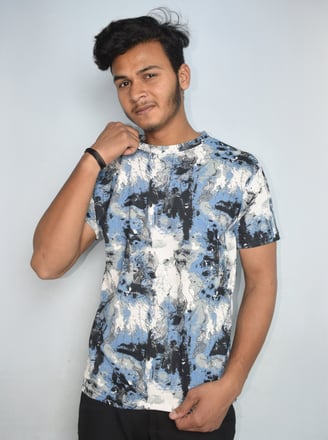 Model Image Sap matty Floral Print