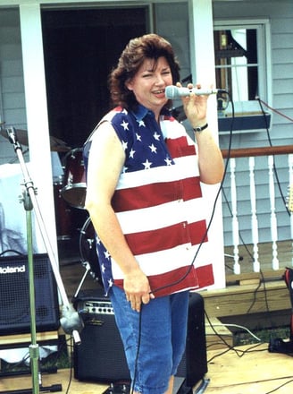 Tina sings in 2000