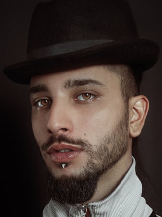 Autoportrait fine art en studio