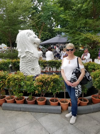 Ladi Michelle loves the Merlion