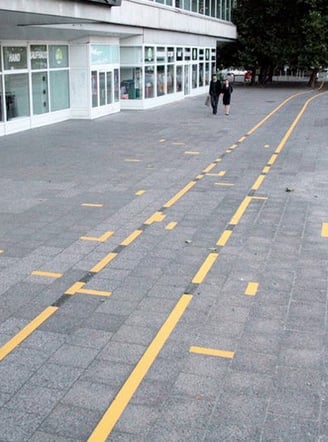 Yellow Parking Space – Brad Downey (Alemanha)